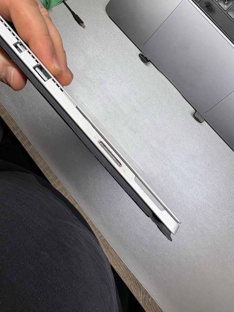 Microsoft Surface Pro 4th 12.3" 256GB SSD I7 16GB Win10