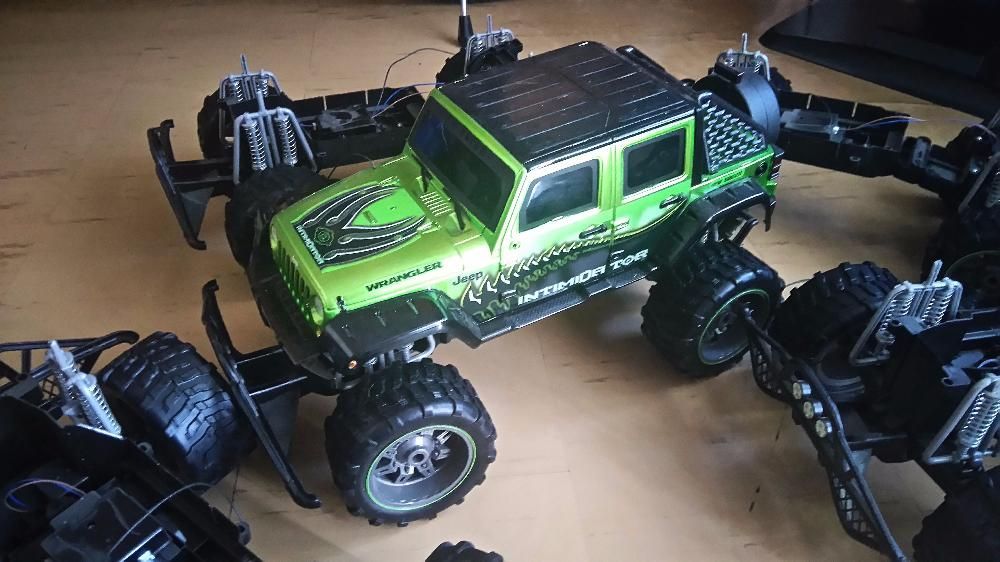 Jeep Wrangler 1:8 R/C New Bright Kompletne podwozie