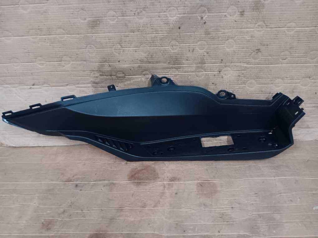 Carenagem pousa pés direita Honda NSS125 Forza 2015 a 2018