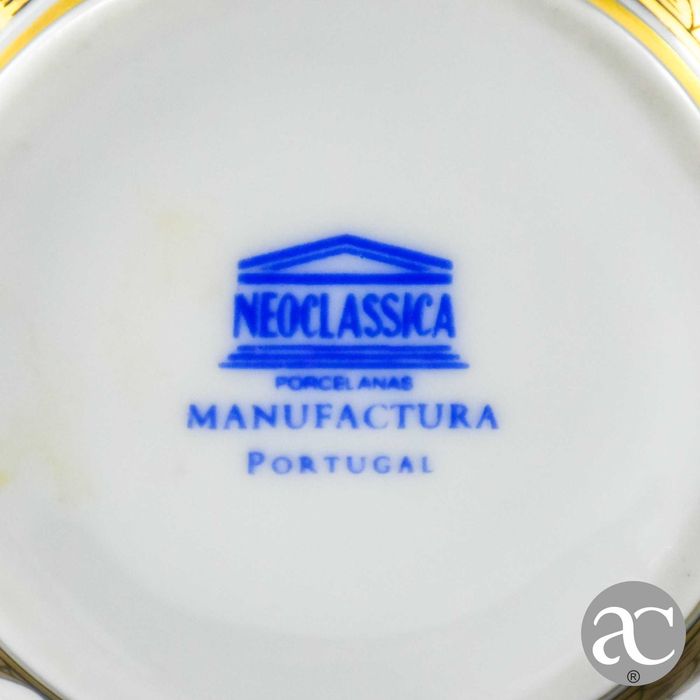 Jarra Canudo, porcelana, Armoriada “Nascimento do Infante D. Henrique”