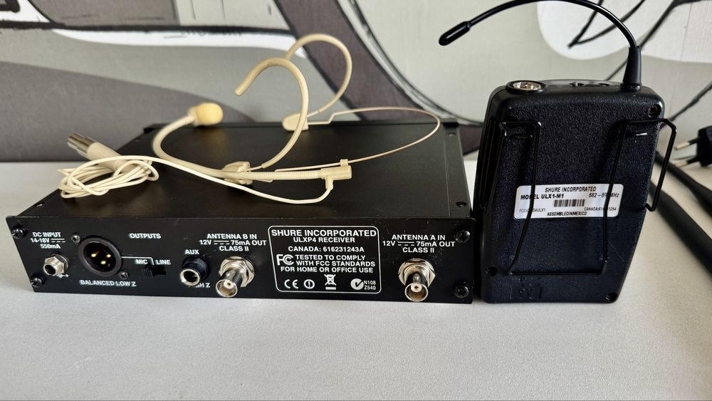 Shure ULXP з бодіпаком та головною гарнітурою, Shure ULX4, ULX1