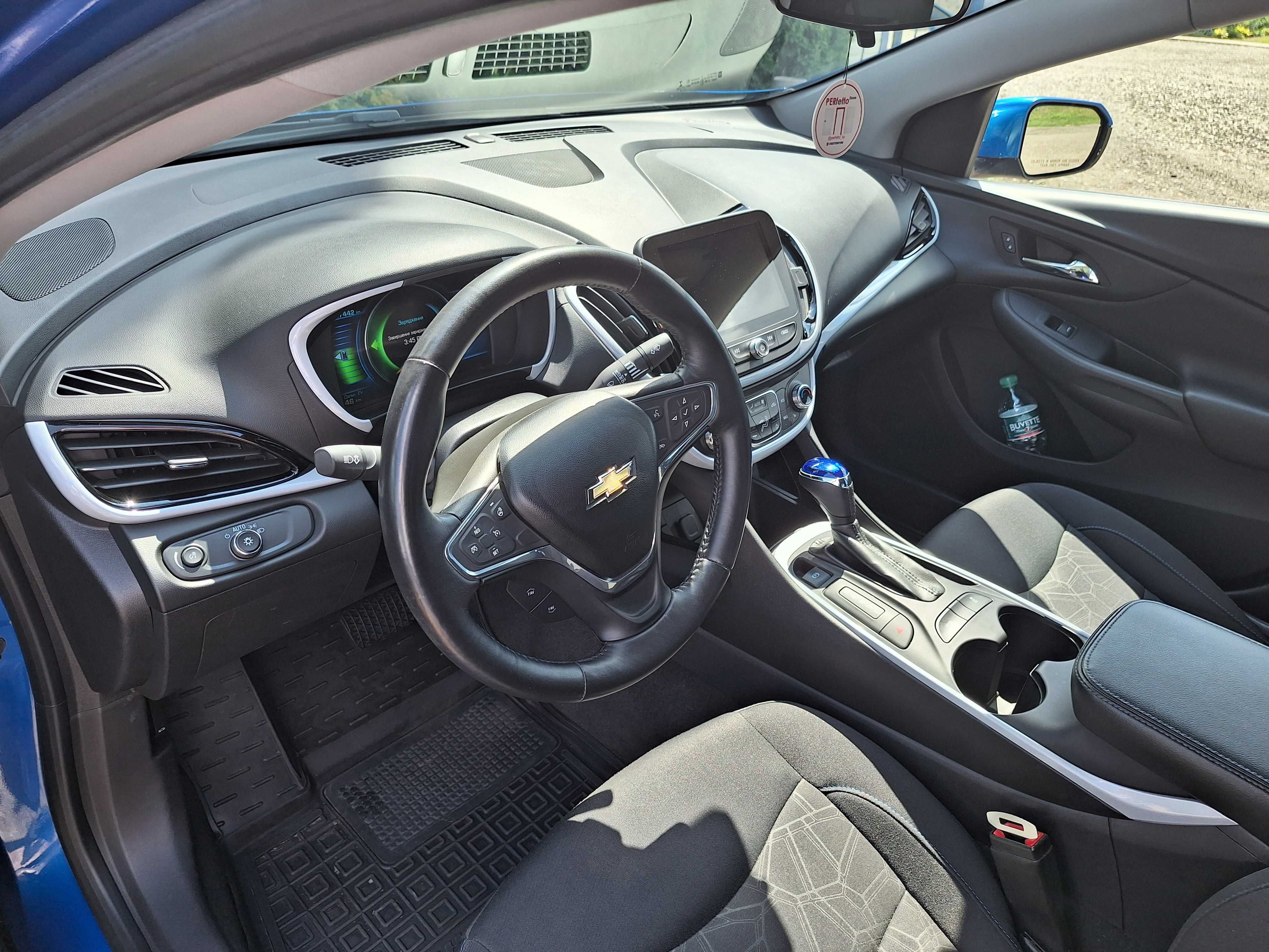 Chevrolet Volt LT plug-in gybrid