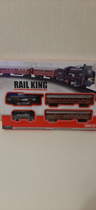 Железная дорога с тремя вагонами Big Motors артикул 19033-4