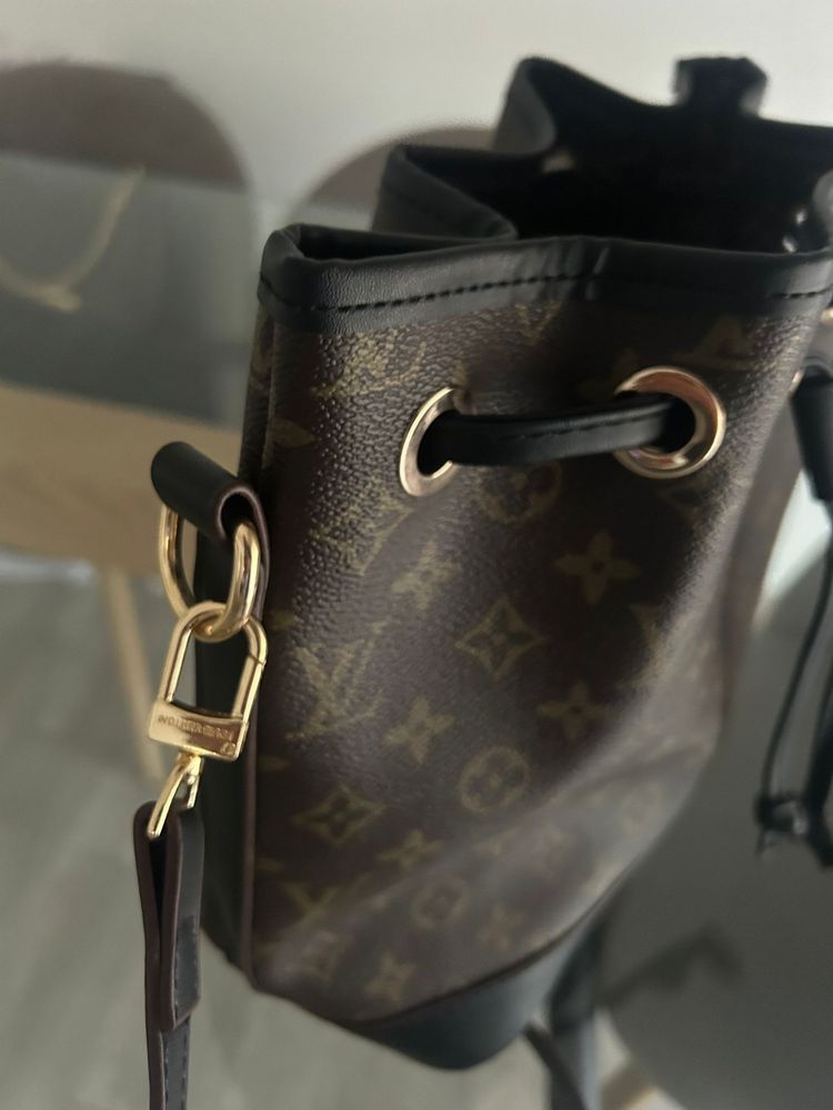 Louis Vuitton Bolsa LV Neonoe nova Marrom