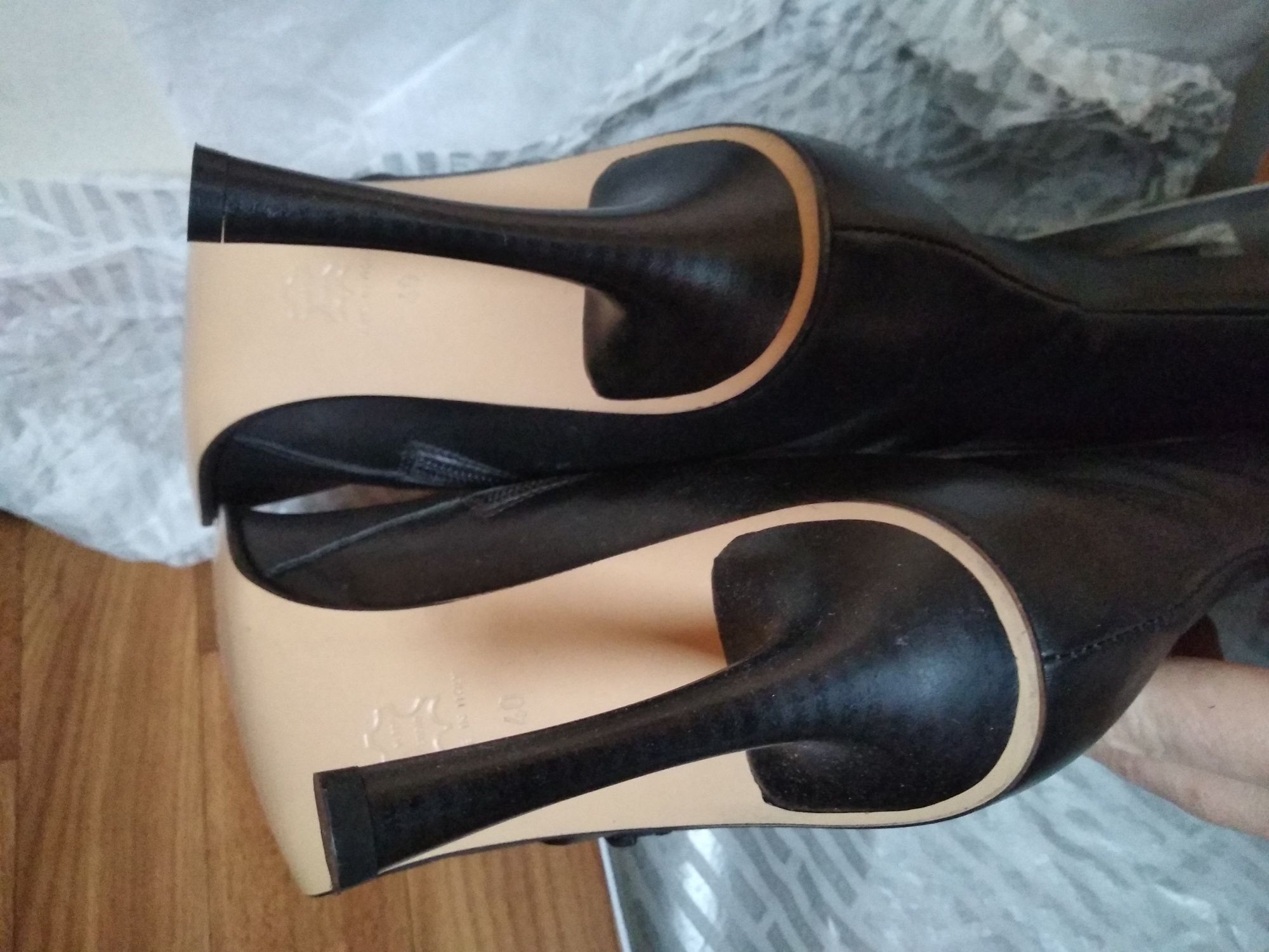 Черные кожаные сапоги Andrew Stevens 40 р на узкую ногу 26 см