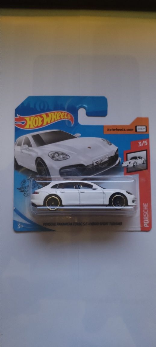 Hot wheels Porsche Panama turbo