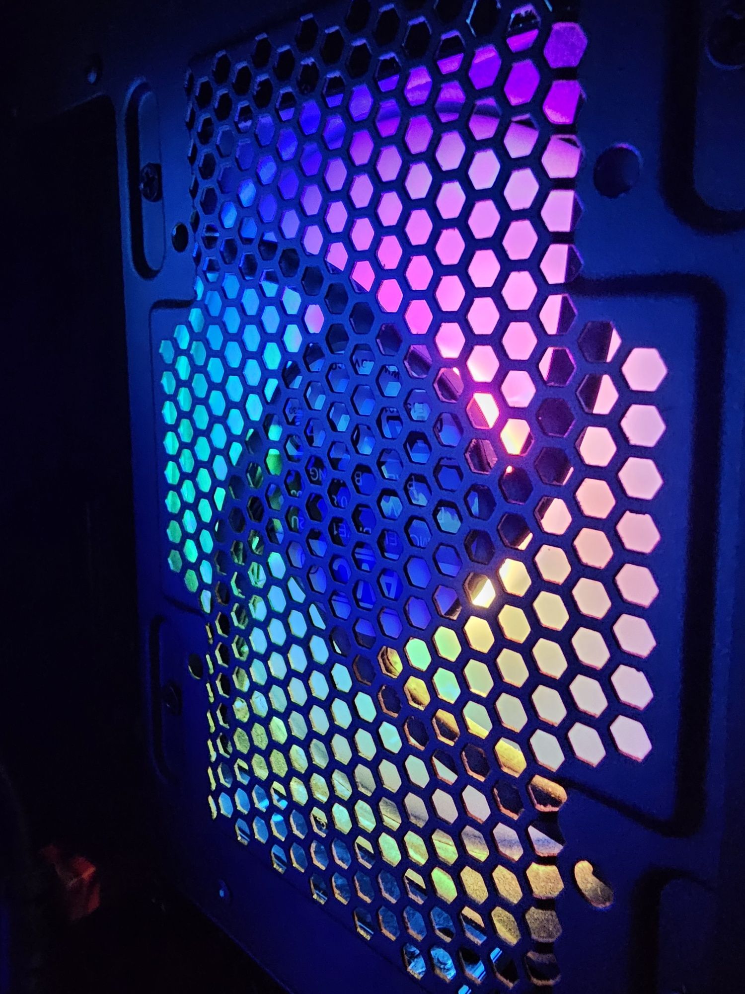 Pc gamer com rato,teclado,comando e tapete de rato