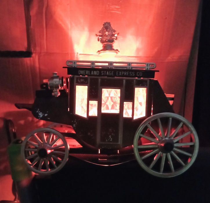 kareta lampka + karafka+kieliszki/ świeci po podłącz. do prądu PRL...