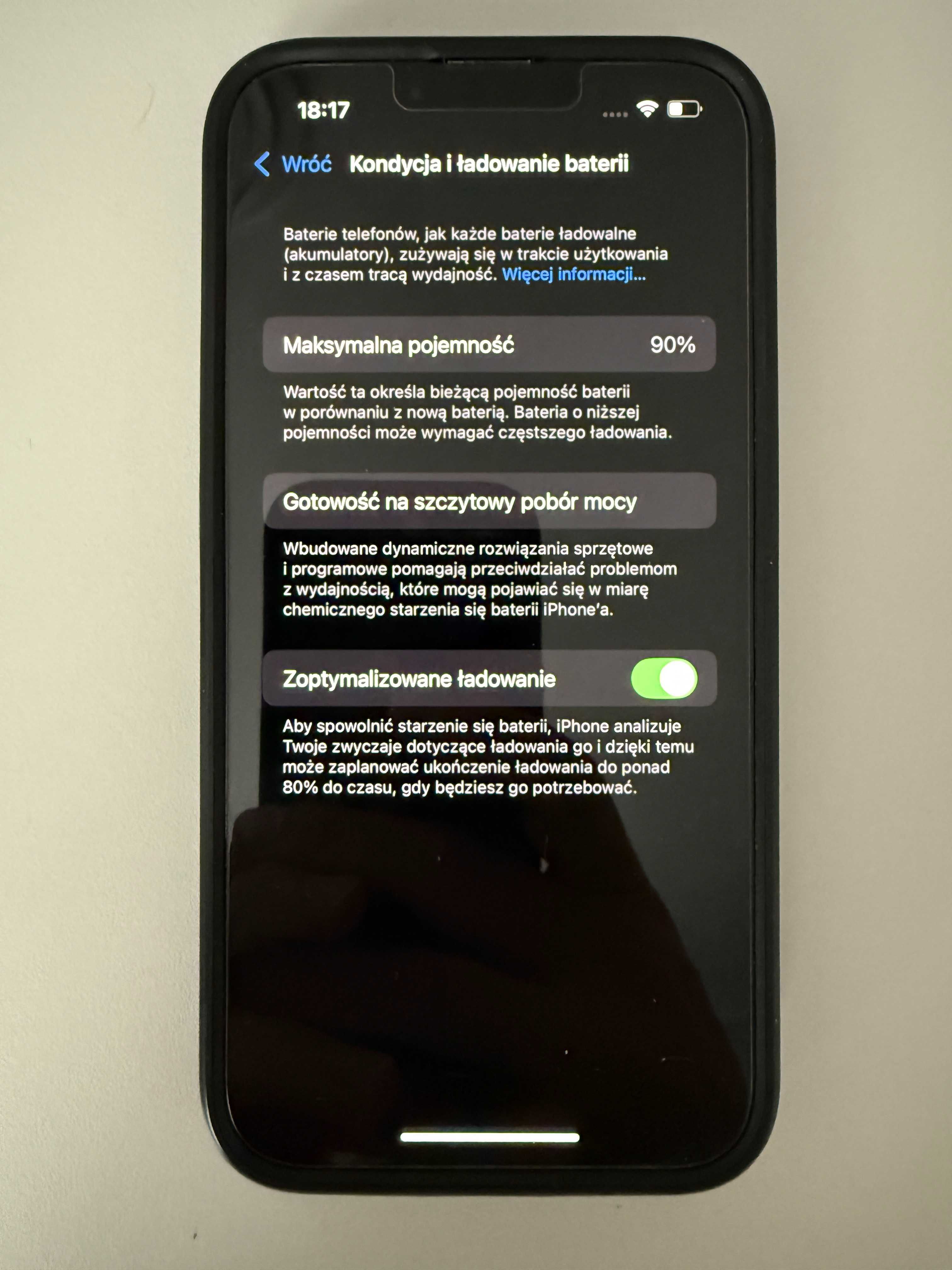 iPhone 14 128GB + Etui Spigen