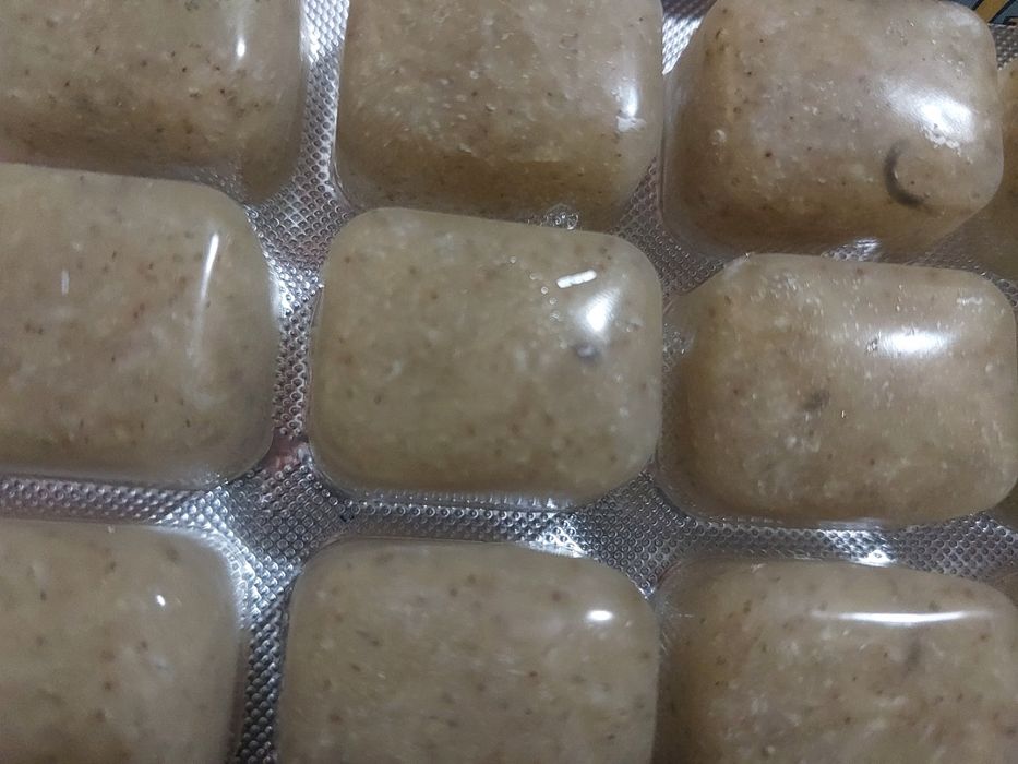 Sprzedam mieczyki , neony, pokarm
Neon - 3zl
Pokarm mrożony fi