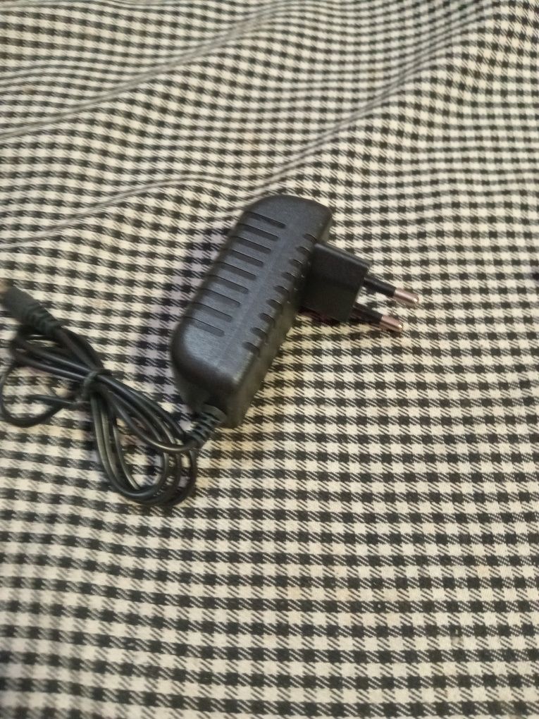 21v  зарядные  устройства