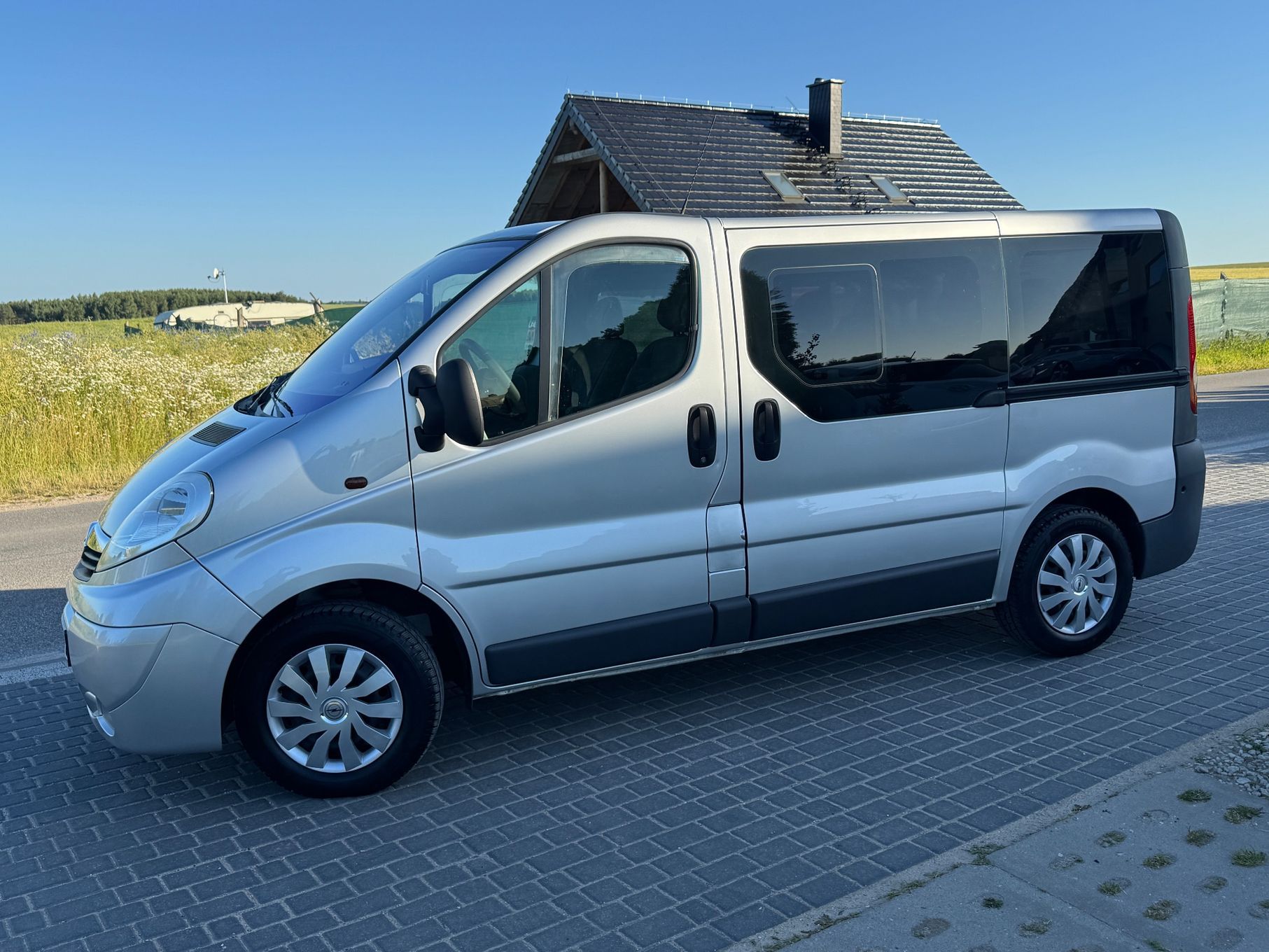 Opel Vivaro Automat /Nawiewy tył /2x drzwi przesuwane /Zadbany /Polecam