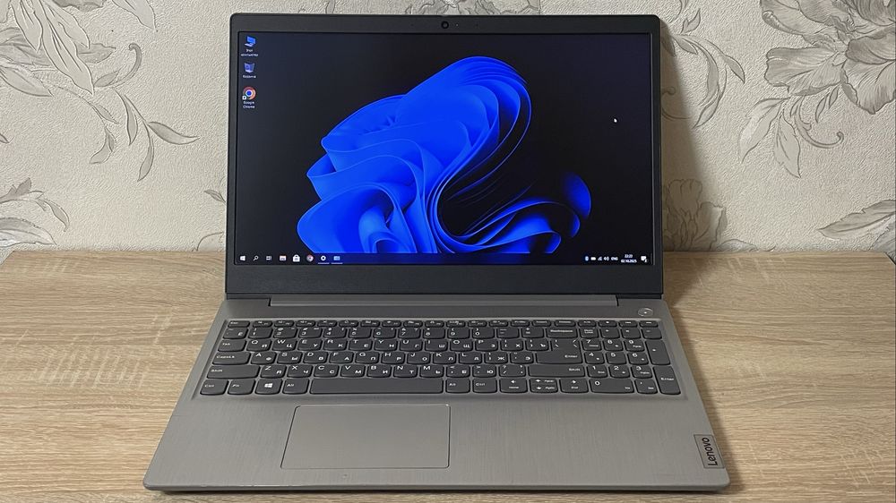 Ноутбук Lenovo IdeaPad 3 / 12 GB RAM / SSD / AMD Radeon Graphics