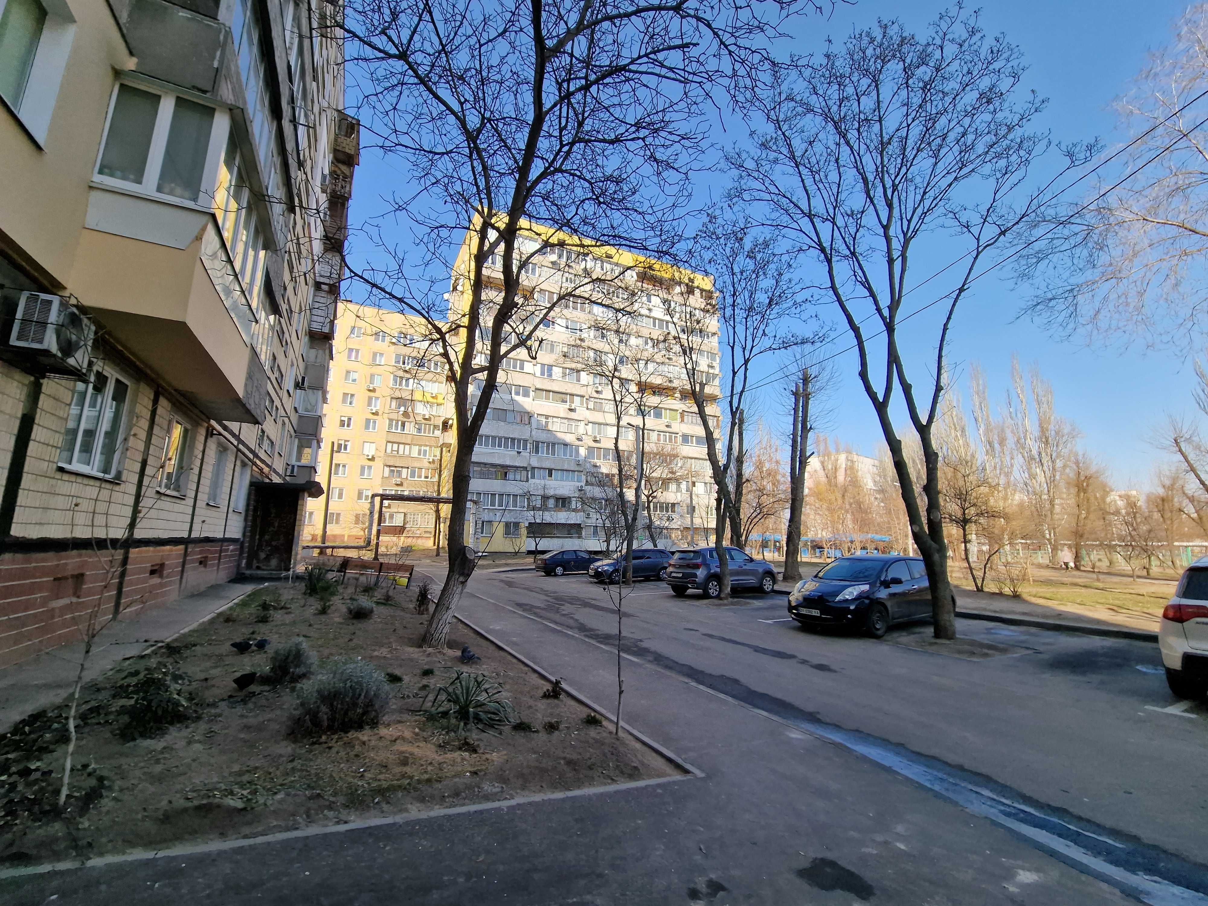Продам 3к ул Березинская 36 ориентир левый берег Караван рядом 5мин