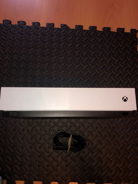 Xbox One S Digital Edition Console | Some signs of use64551468378243124