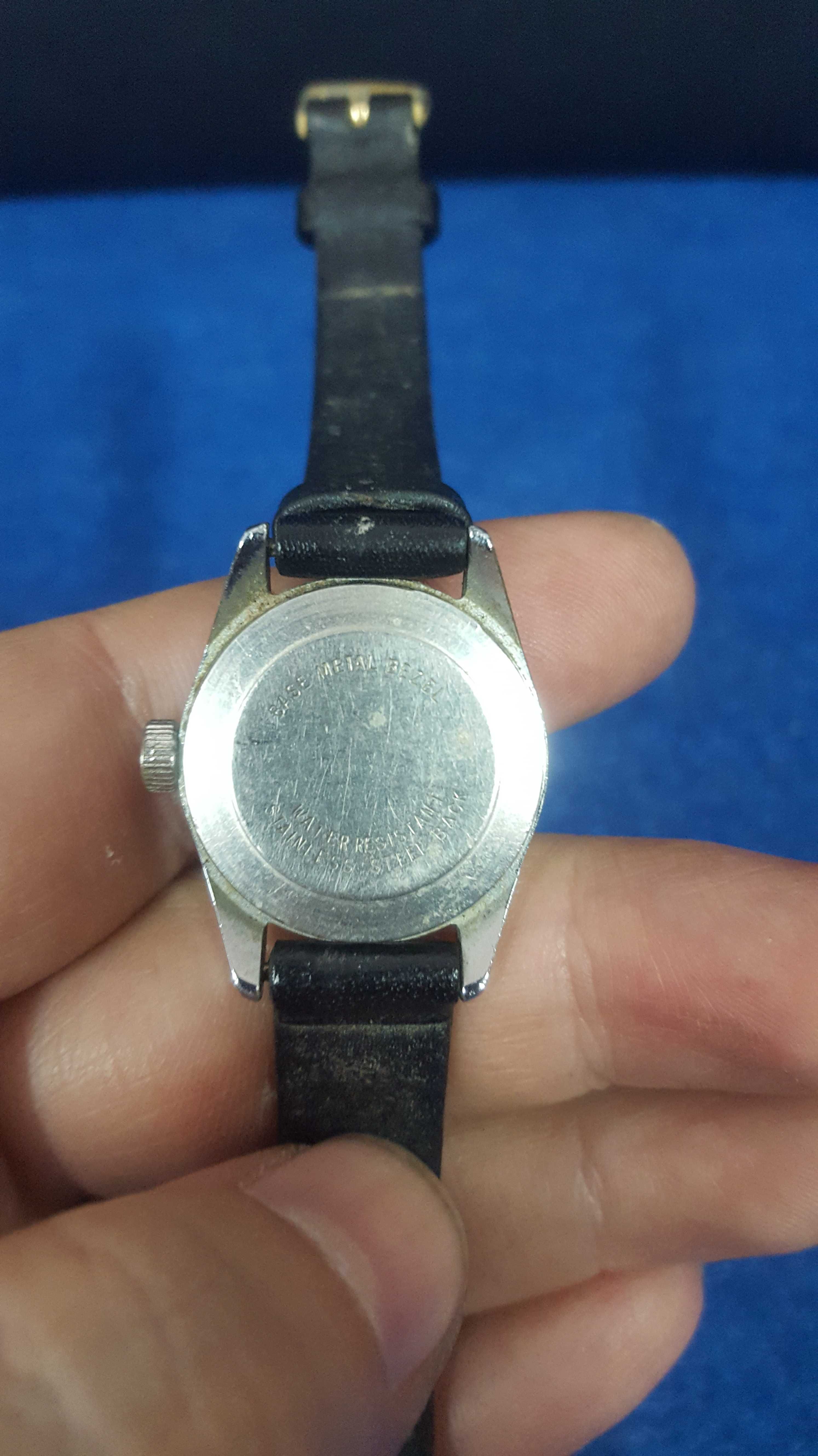 Relogio Vintage Timex com data water resistant
