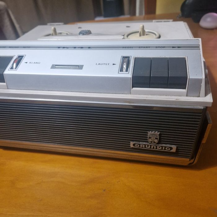 Gravador de bobines Grundig