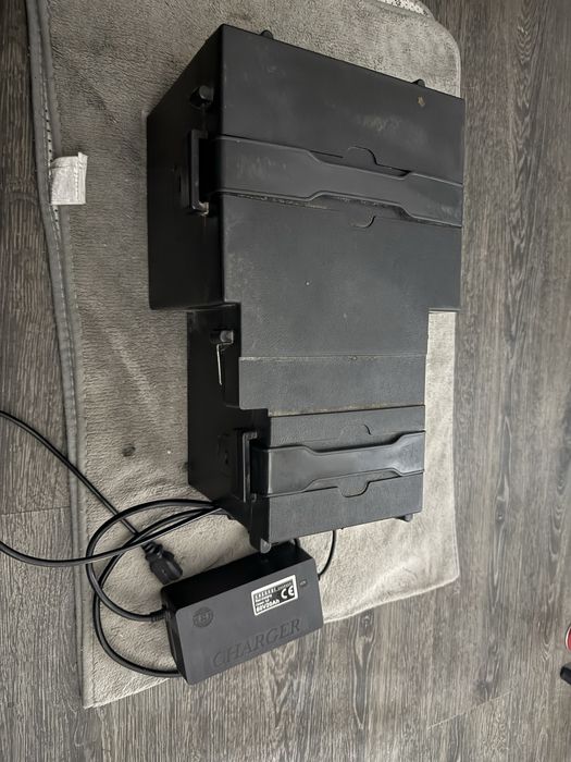 Bateria de mota eletrica com carregador