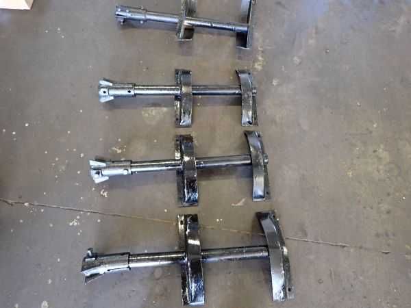 Jelcz 325 , 317 - Mocowanie Błotników , Uchwyty