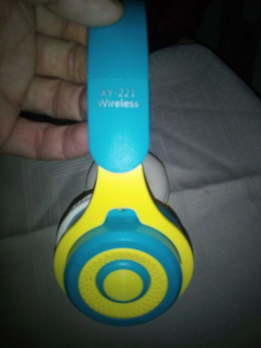 Наушники для музики,Блютуз,флешка мікро СД на 8Га+зарядка