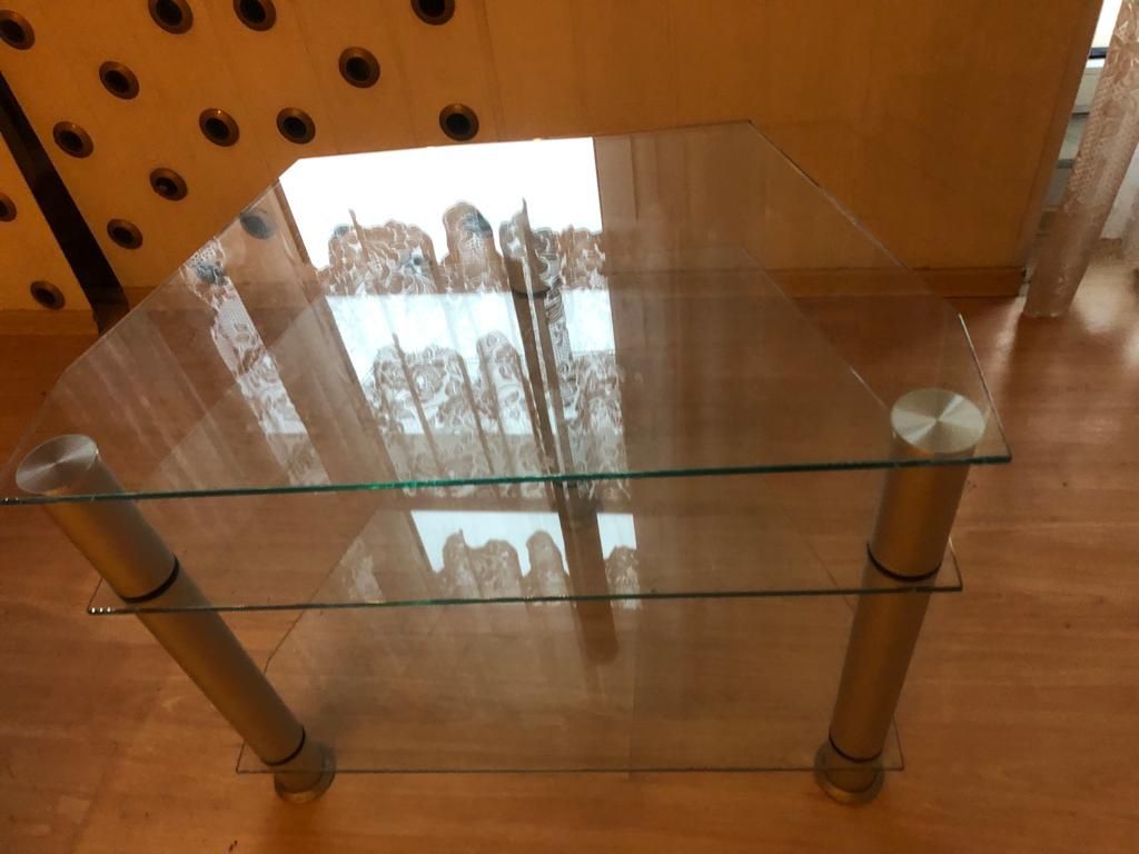 Stolik szklany pod telewizor