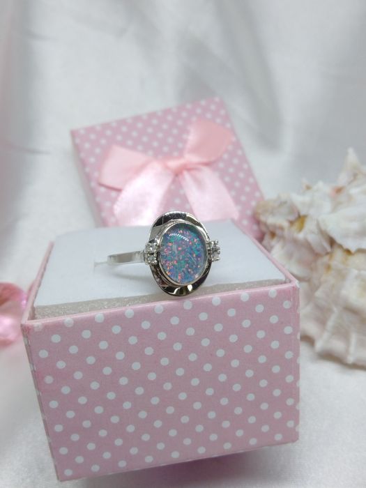 Zloty pierścionek z diamentami i  opalem, złoto białe 585, Rozmiar 20