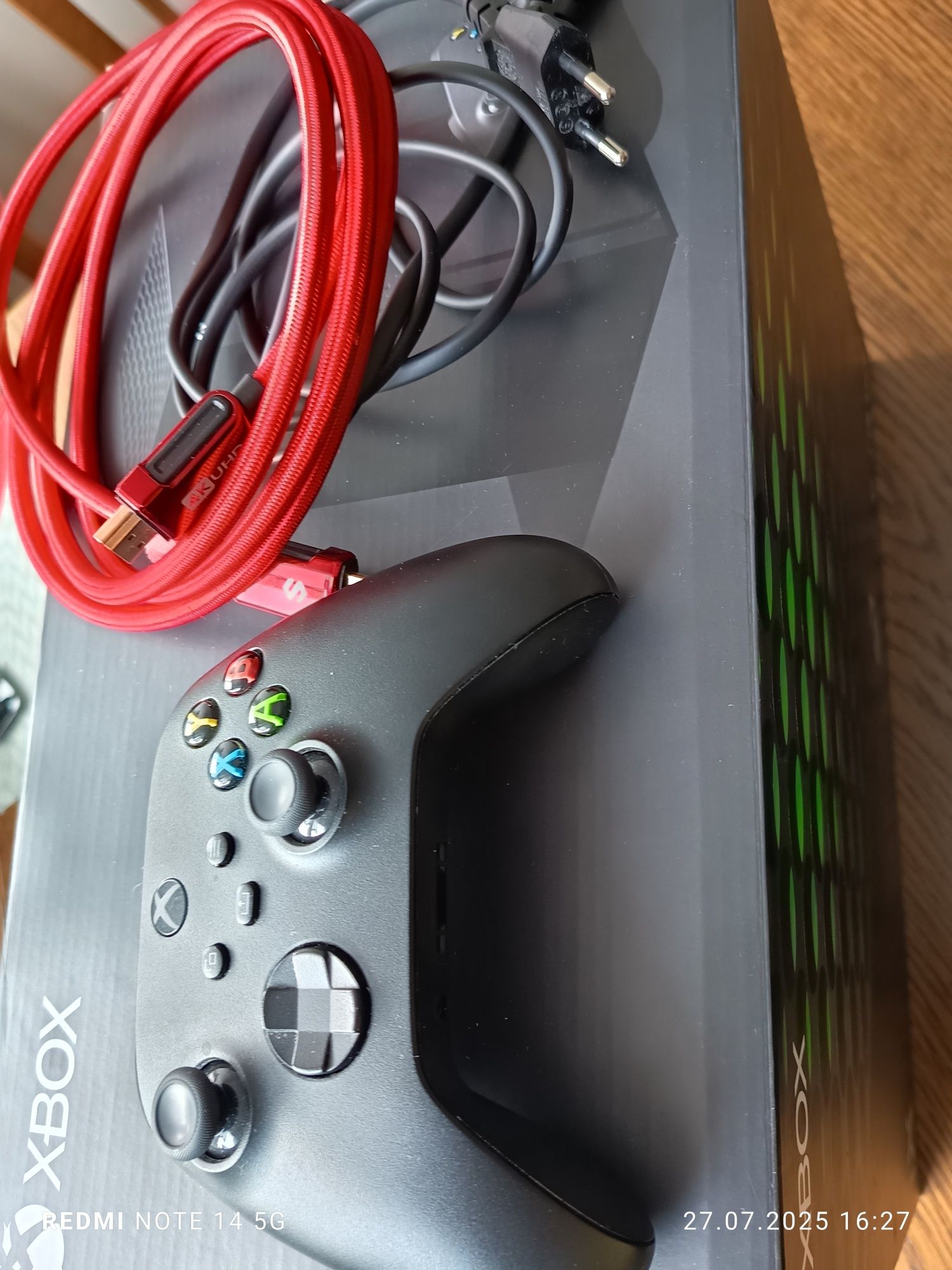 Xbox X series w pudełku konsola 1 pad i kable
