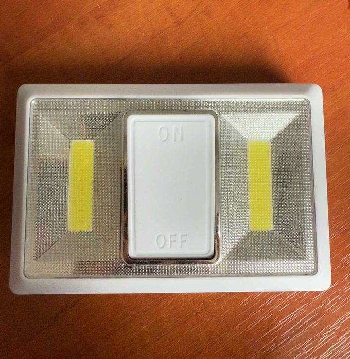 Компактна LED лампочка ліхтар WATTON WT-382 на магнітах та батарейках