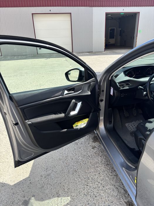 Продам Peugeot 308  2015року