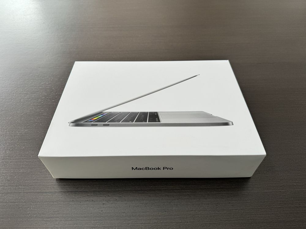 MacBook Pro 13’ Touchbar - 2017 | i5 | 8GB | 256 GB SSD (Bateria Nova)