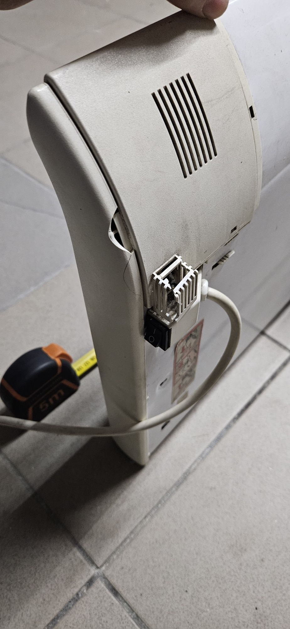 Grzejnik elektryczny naścienny używany 1500W