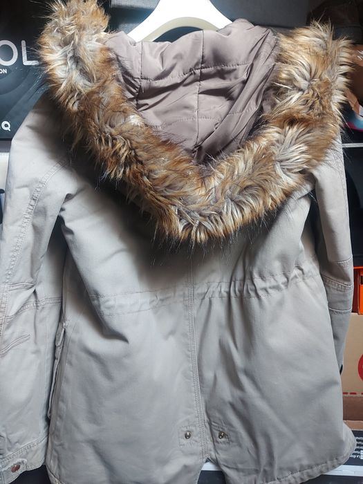 Parka beje BERSHKA