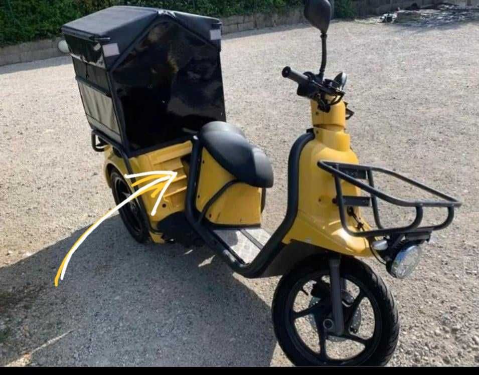 scooter 3 rodas triciclo placa amarela motocicleta elétrica