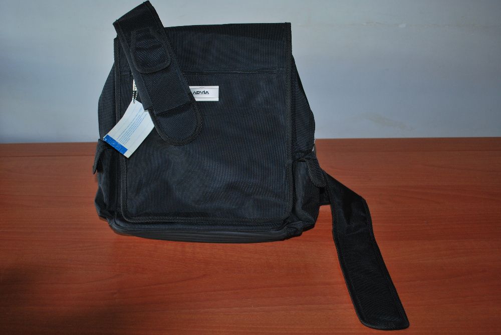 Sacola/Mala/Carteira Preta Marca Marksman Forrada a Tecido Seda (nova)