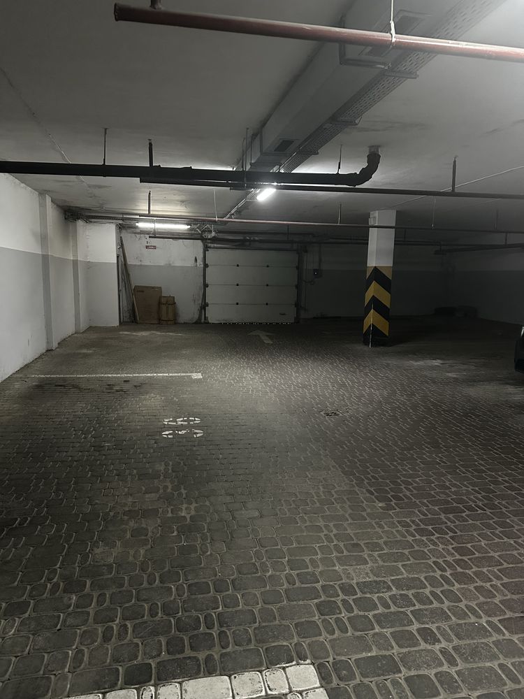 Здам місце в підземному паркінгу центр Наукова