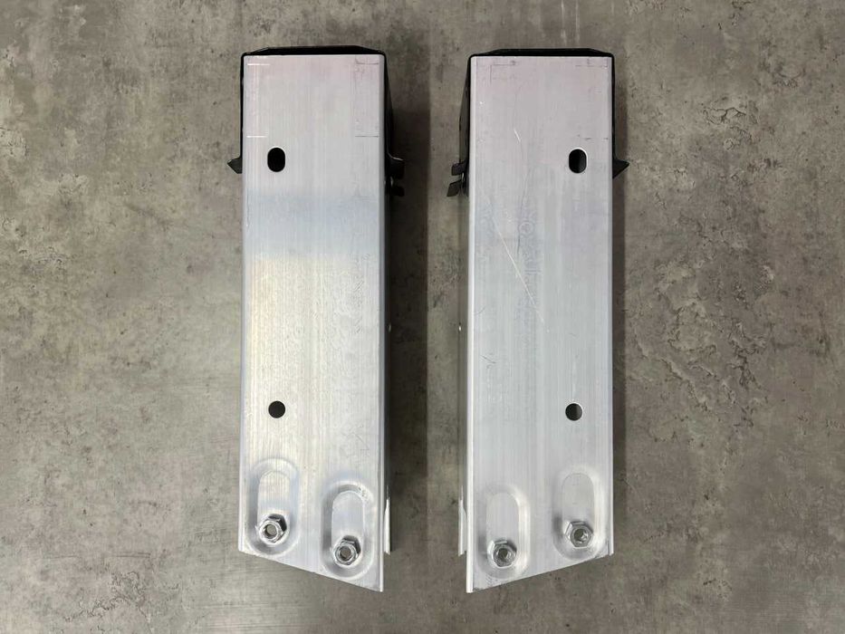 Кронштейн підсилювача переднього бампера Tesla Model Y