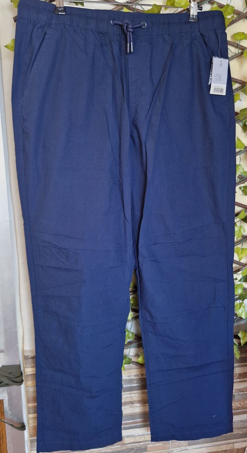 Calças em 100% algodão  xl xxl
Novas sem uso
Xl Xxl n 48-52
Pvp 28 eur
