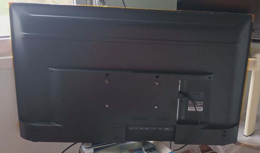 For Parts – UNV 43" Monitor, Brand New64309650814851122