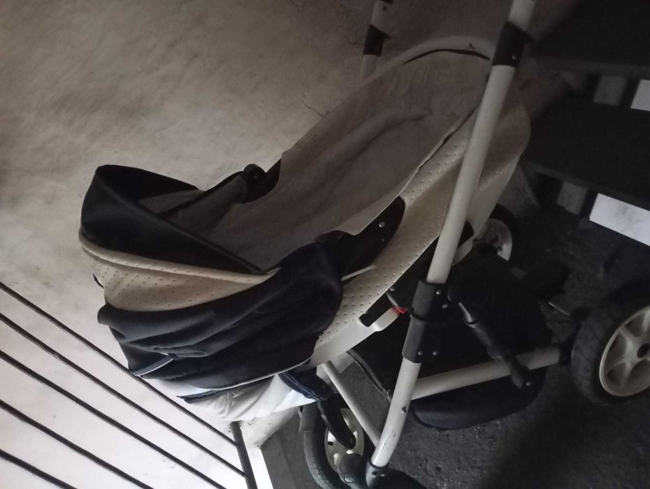 Sprzedam używany wózek. Odbiór osobisty.