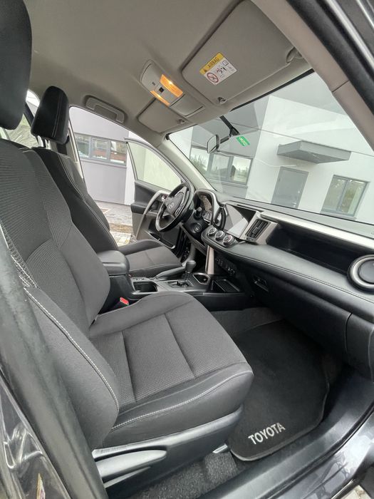 Протам офіційну Toyota Rav4