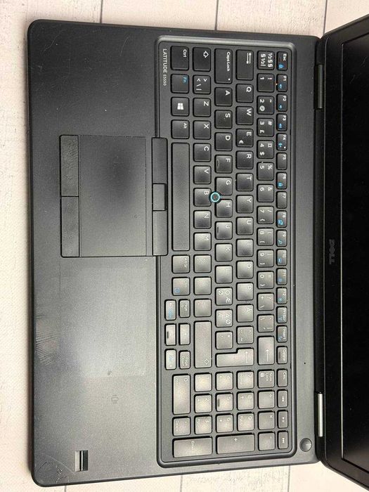 Dell 5550 i3-5010 8ram ssd 120 15.6