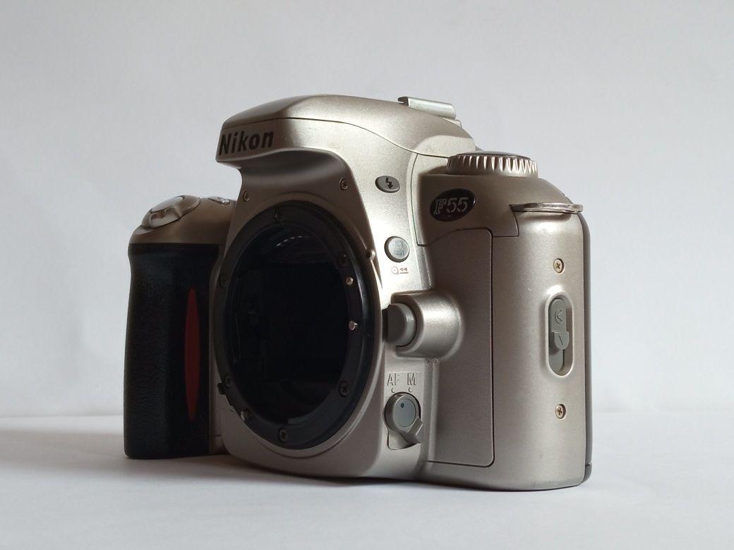 Aparat Nikon F55 - sprawny Super