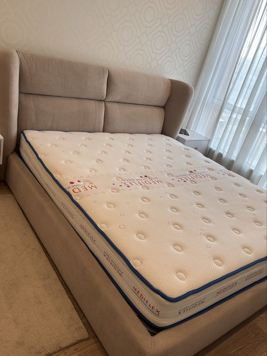 Якісне ліжко с підйомним механізмом і матрасом 180х200