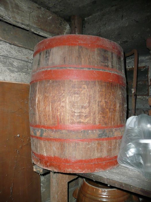 dębowa używana beczka na kapustę