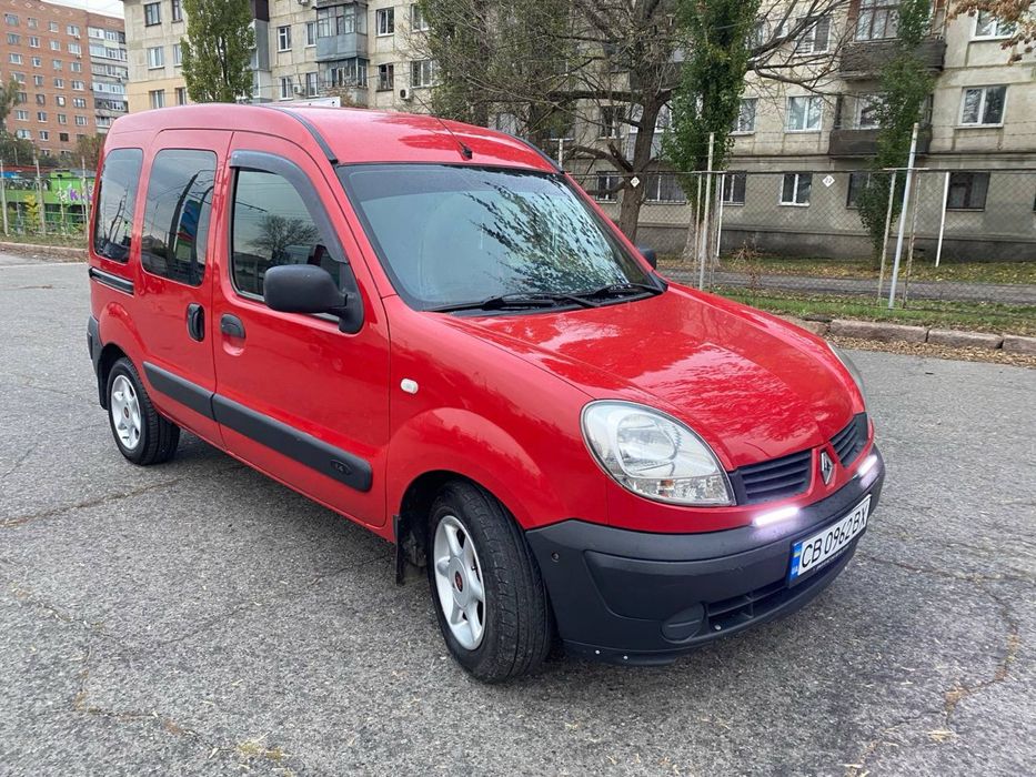 Renault Kangoo ne farbovana