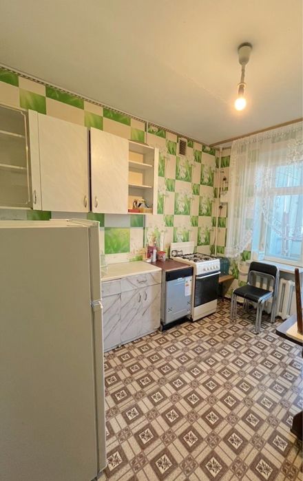 Продаю 2 чешку Ютз Южная 54 метра