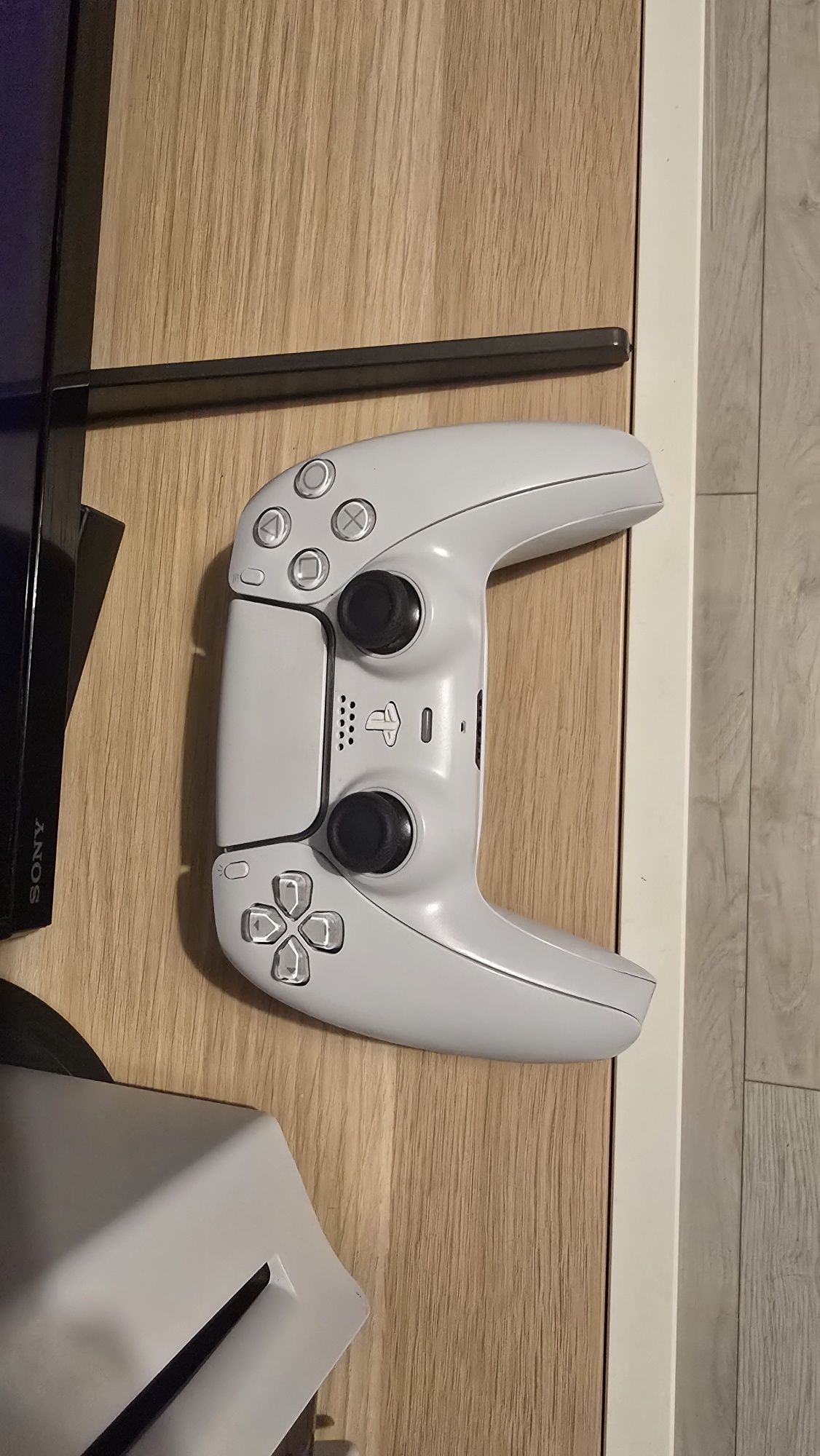 Sony Playstation 5 z napędem + pad + gratisy  // PS5 z NAPĘDEM OP.//
