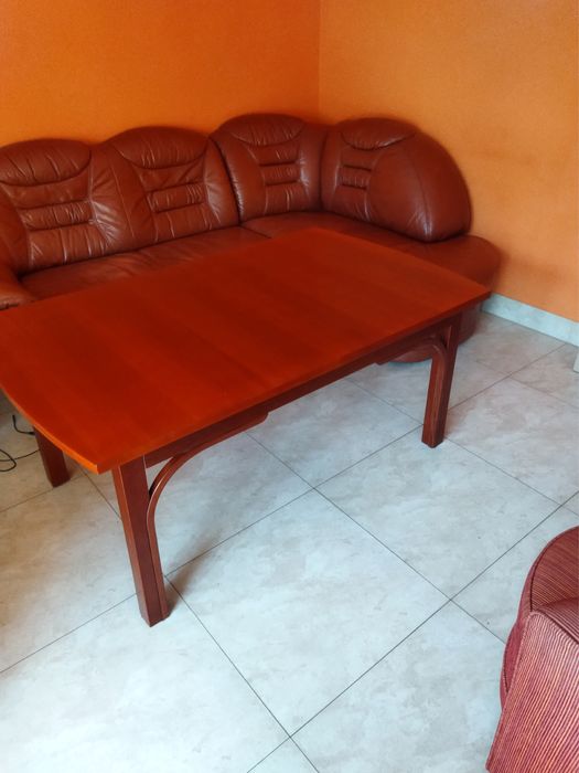 Stół drewniany z mozliwoscią rozłożenia