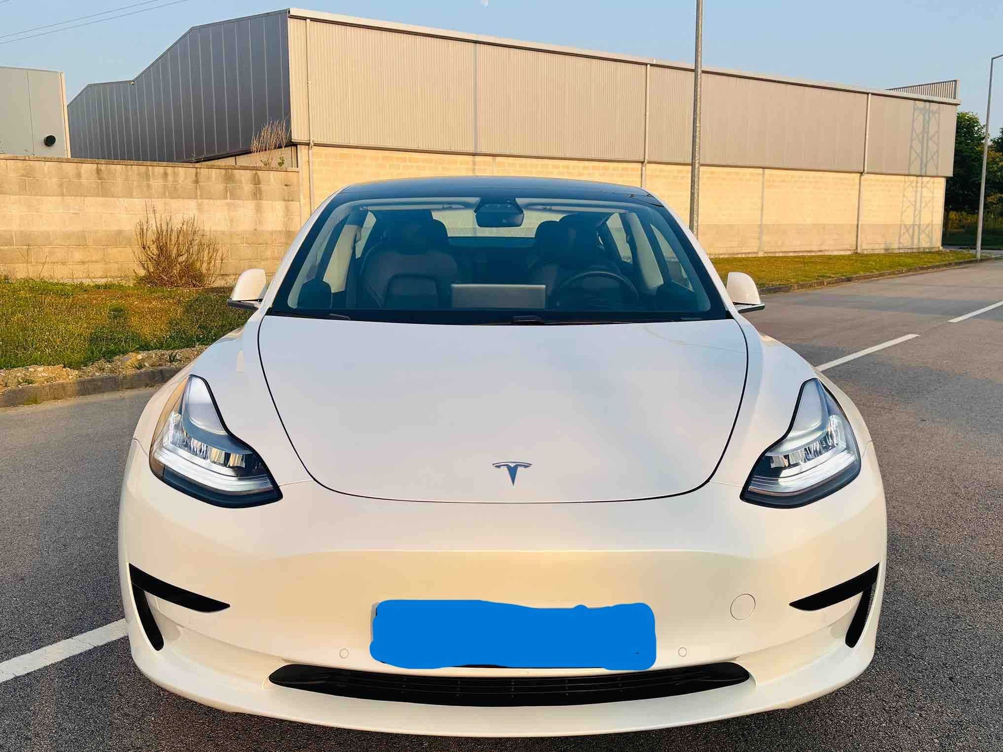 Tesla model 3 standard range plus 2020 - 68.000km