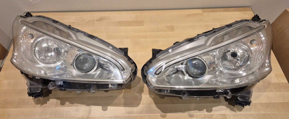 Faróis Peugeot 208